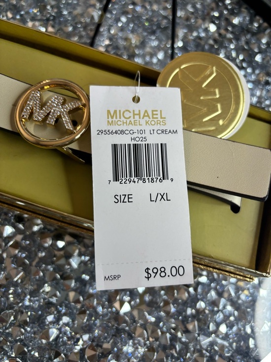 Michael Kors Ivory Leather Logo Belt - Picture 4 of 5